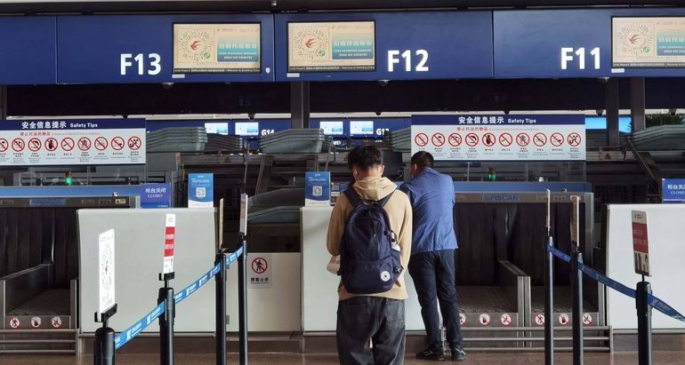 Cayó un avión en China con 132 pasajeros a bordo