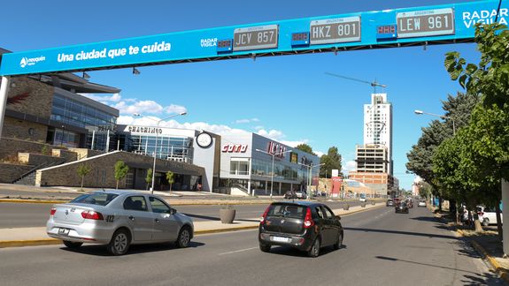 Radares de velocidad en Neuquén: piden información a la Municipalidad