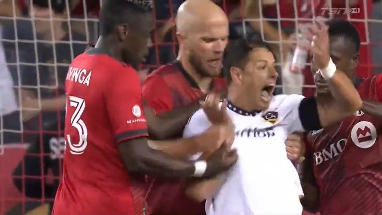 La escandalosa simulación de Chicharito que se hizo viral