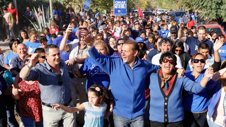 Los diputados quieren el 50% de cupo femenino. Pero el gobernador lo rechaza y asegura que tiene que ser libre.