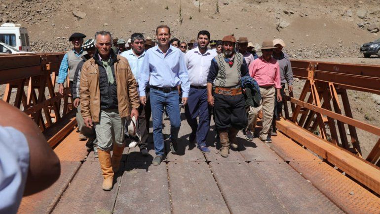 Un puente sobre el río Varvarco que mejora la conectividad