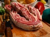 Los precios del asado en Neuquén, y en la Patagonia en general, crecen por encima de los niveles de la inflación.
