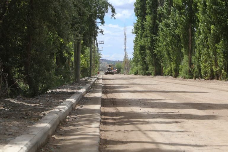 Avanza a pasos agigantados una importante obra de asfalto en el noroeste de Neuquén
