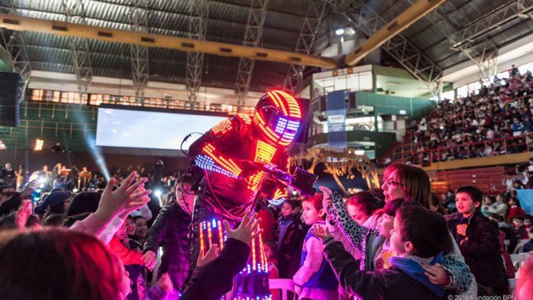 El concierto cuenta también con animadores lookeados como los personajes más emblemáticos de las diferentes películas.