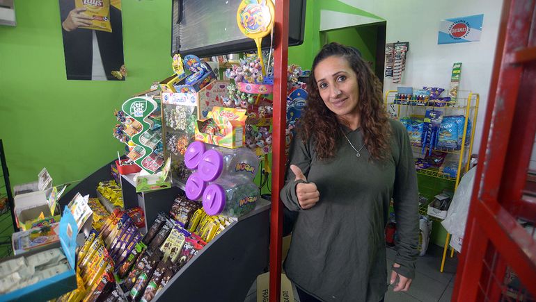 Vanesa atiende un kiosco y trabaja también los 1 de mayo.