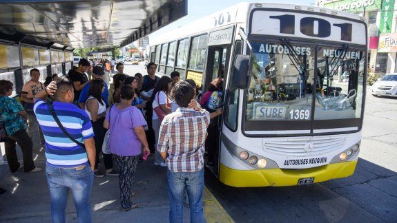 Empleados de comercio reclaman un boleto de colectivo diferencial