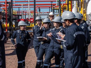 Instituto Vaca Muerta: más de 13.000 inscriptos en los primeros cursos para trabajar en oil & gas. Instituto Vaca Muerta: más de 13.000 inscriptos en los primeros cursos para trabajar en oil & gas.