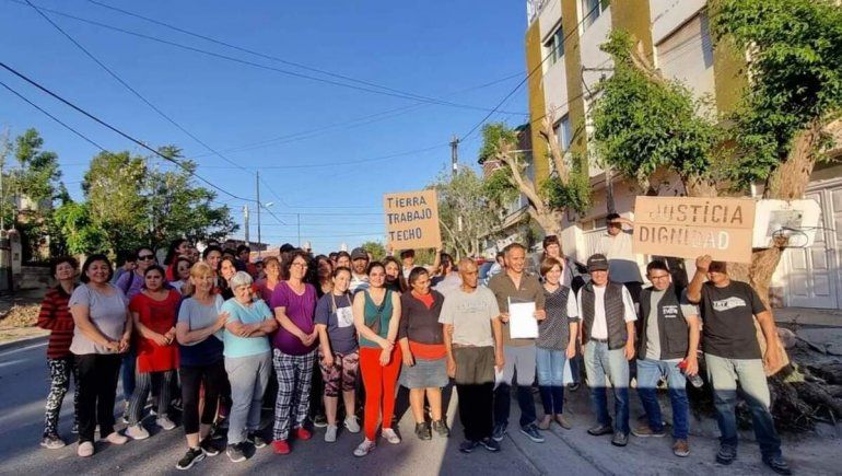 Lograron frenar el desalojo de la familia del barrio Sapere