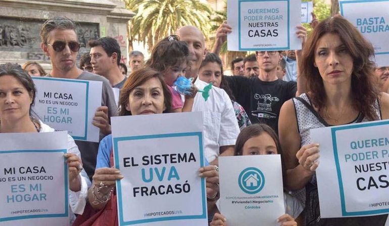 La ley aprobada por Diputados traerá alivio a unos 900 mil personas que tomaron el crédito UVA. La ley aprobada por Diputados traerá alivio a unos 900 mil personas que tomaron el crédito UVA.