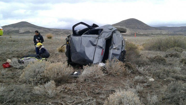 El Renault Clio quedó destruido.