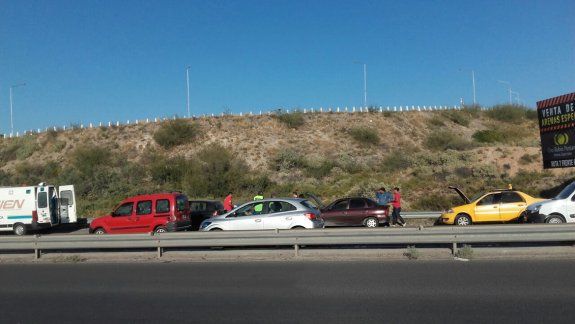 Un conductor resultó herido en un choque en cadena sobre la Ruta 7