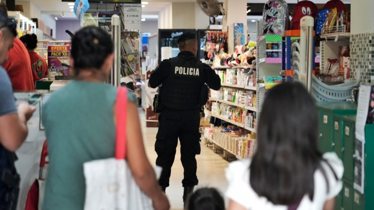 El Presidente se comunicó con Javkin por la balacera contra la familia Messi