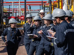 El mercado del talento en energía y minería marca la pauta salarial del país.