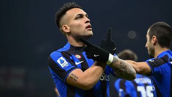 Lautaro Martínez, alias El Toro, celebra un gol con la camiseta del Inter de Milán. Lautaro Martínez, alias El Toro, celebra un gol con la camiseta del Inter de Milán.