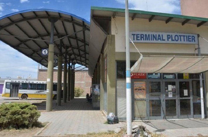 Harán un abrazo simbólico a la terminal de Plottier