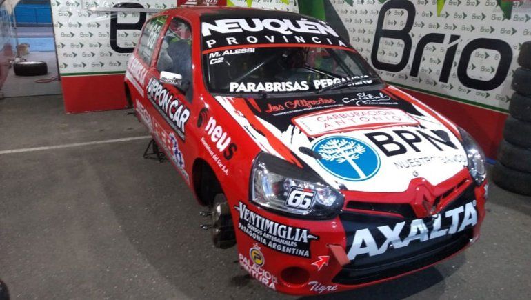 Alessi quedó enganchado en un incidente y tuvo que abandonar