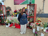 La sonrisa de Claudia en un evento reciente. Se luce con la florería, el vivero y la decoración en fiestas y eventos.