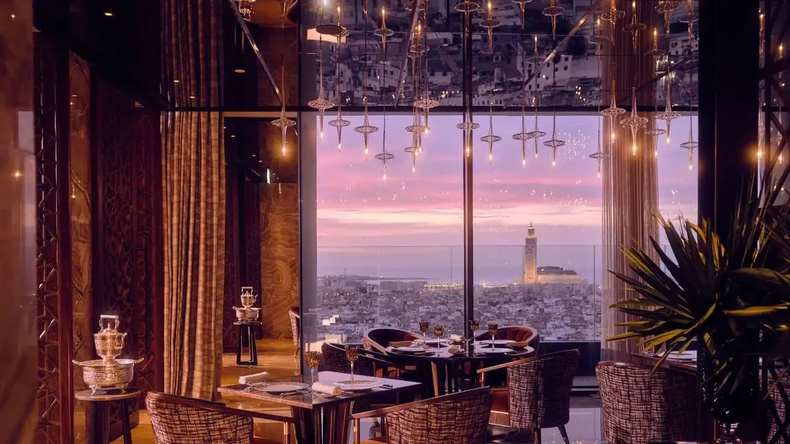 El restaurante La Grand Table, con con vistas a la Mezquita de Hassan II y al Atlántico.