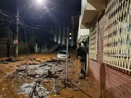 Las inundaciones azotan Brasil y provocaron derrumbes y deslazamientos de tierra. Las inundaciones azotan Brasil y provocaron derrumbes y deslazamientos de tierra.
