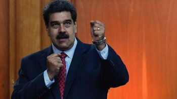 maduro recibe superpoderes para la lucha antibloqueo maduro recibe superpoderes para la lucha antibloqueo
