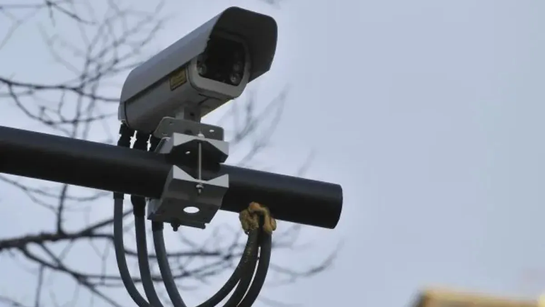 El sistema de fotomultas en Neuquén está en la etapa inicial, con colocación de cartelería informativa. El sistema de fotomultas en Neuquén está en la etapa inicial, con colocación de cartelería informativa.