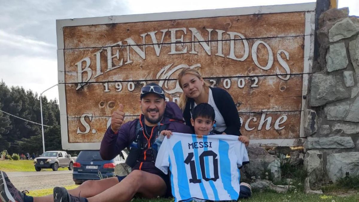 Messi posó con la camiseta de la Selección Argentina Femenina - Ohlalá