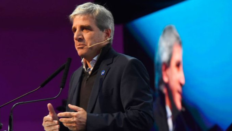 El ministro aseguró que ﻿la economía se va a llevar puesta a la política en el año electoral”.