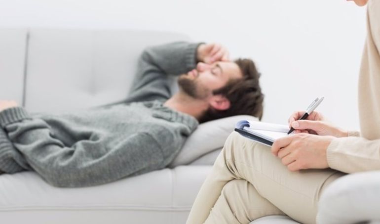 Ejercía como psicóloga en Esquel y presuntamente no tenía título. (Foto ilustrativa). Ejercía como psicóloga en Esquel y presuntamente no tenía título. (Foto ilustrativa).