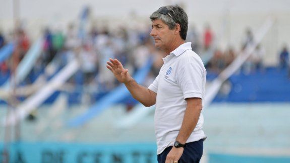 Luego de tres Copas Neuquén y un torneo oficial, Olea fue despedido.