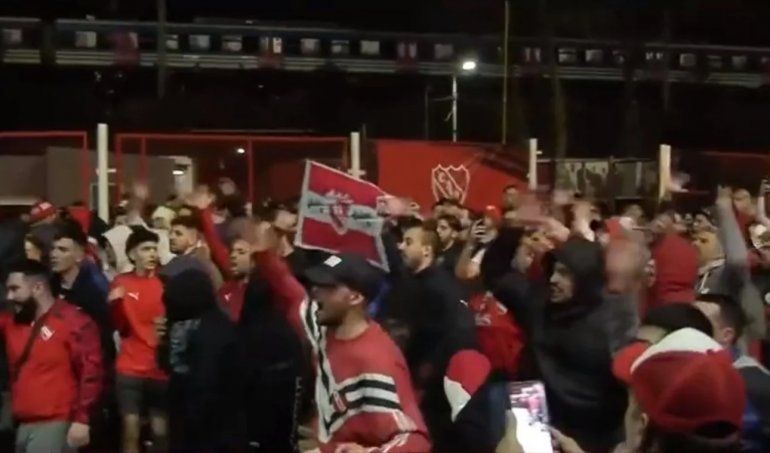 Escándalo en Independiente: otra vez tiros, corridas y heridos