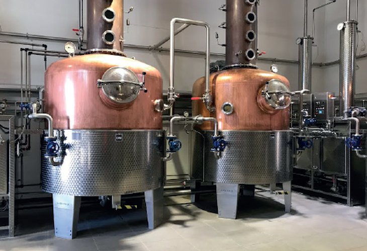 Aguardiente de peras: alambiques de destilación de Allen. Aguardiente de peras: alambiques de destilación de Allen.