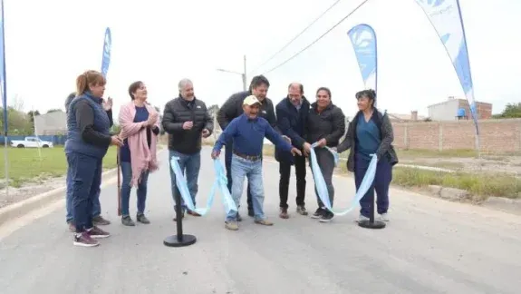 Inauguraron 25 cuadras de asfalto en el barrio Confluencia