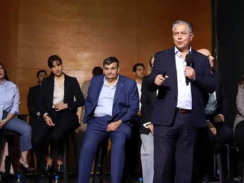 de los elogios a gaido y malena resa a las exigencias locales: la mirada de figueroa sobre los municipios de los elogios a gaido y malena resa a las exigencias locales: la mirada de figueroa sobre los municipios