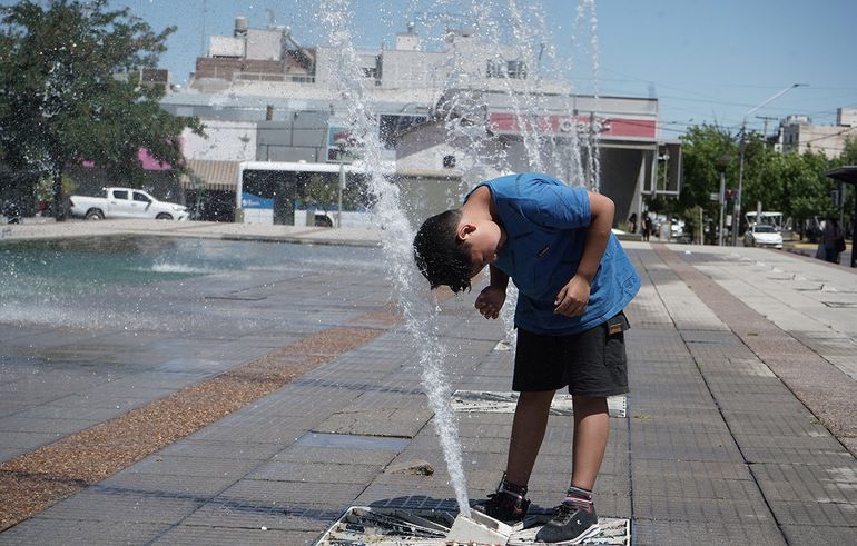 No es noticia: este sábado sigue el calor extremo en Neuquén