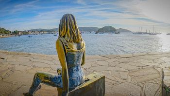 Escultura de Brigitte Bardot en Búzios, Brasil. Escultura de Brigitte Bardot en Búzios, Brasil.