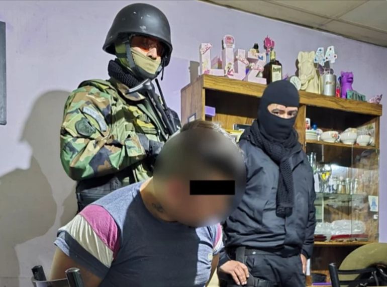 Los procedimientos para desbaratar a la banda que cometía abigueato en Chubut se extendieron durante unas 20 horas. Los procedimientos para desbaratar a la banda que cometía abigueato en Chubut se extendieron durante unas 20 horas.