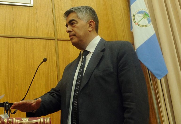 El contador Juan Carlos Puintado fue propuesto por el gobernador Rolando Figueroa como vocal del Tribunal de Cuentas. El contador Juan Carlos Puintado fue propuesto por el gobernador Rolando Figueroa como vocal del Tribunal de Cuentas.