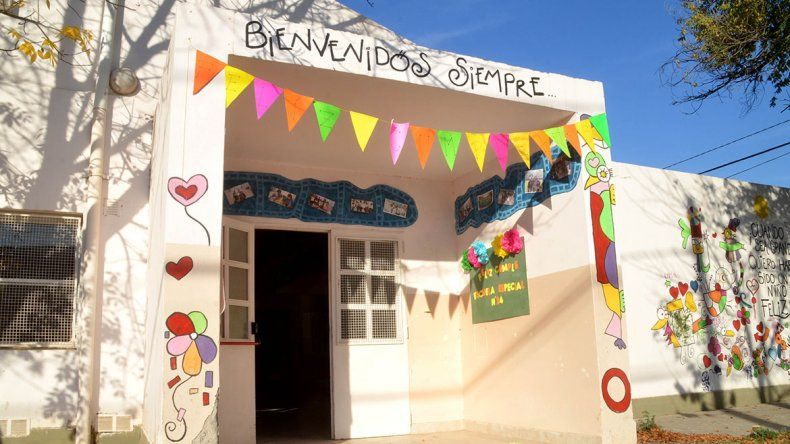 La provincia preadjudicó la licitación para las obras de ampliación y refacciones de la Escuela Especial 24 de Cipollletti. La provincia preadjudicó la licitación para las obras de ampliación y refacciones de la Escuela Especial 24 de Cipollletti.