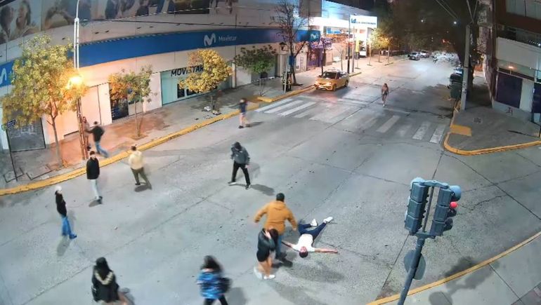 El violento episodio ocurrió en pleno centro de Neuquén