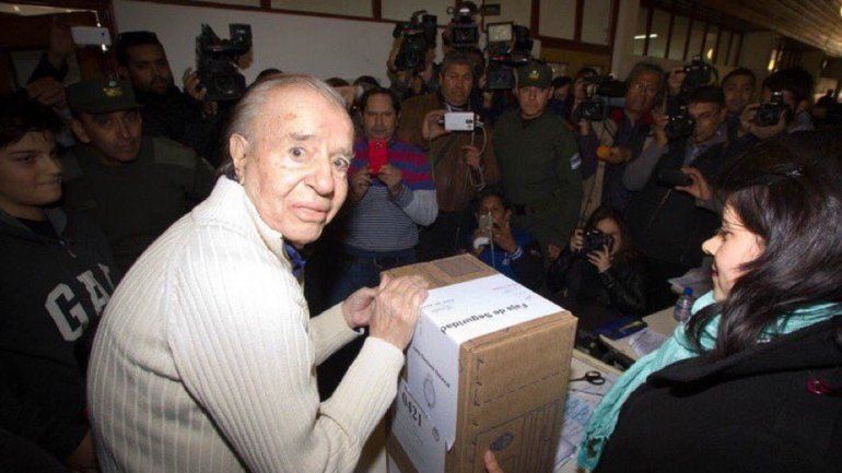 Menem podrá presentarse para renovar su banca por La Rioja.