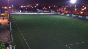 diego ilumina la noche del alto valle: emotivos homenajes en las canchas diego ilumina la noche del alto valle: emotivos homenajes en las canchas