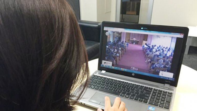 La televisación de los velorios causa furor entre los españoles.