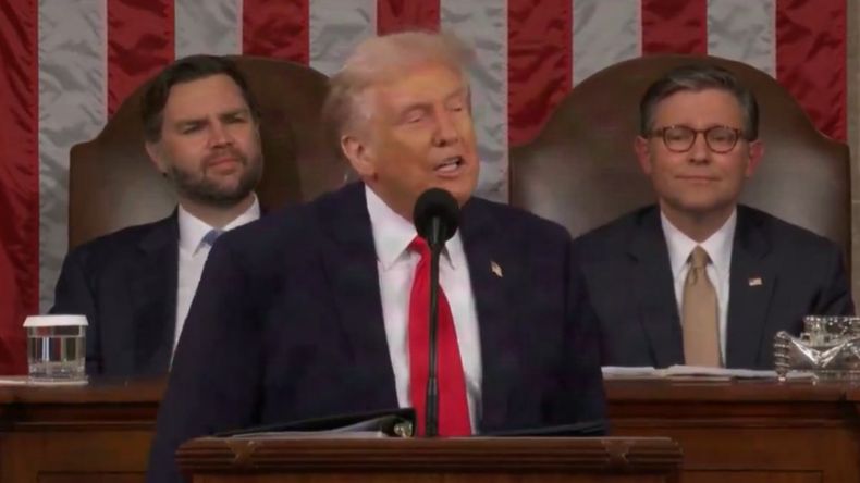 Donald Trump se atribuyó la muerte de “El Mencho” en México. | LM Neuquen Donald Trump se atribuyó la muerte de “El Mencho” en México.