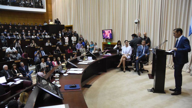 El gobernador Omar Gutiérrez.