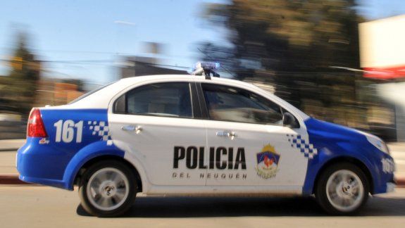 Encuentran un cuerpo en una casa e investigan una muerte violenta