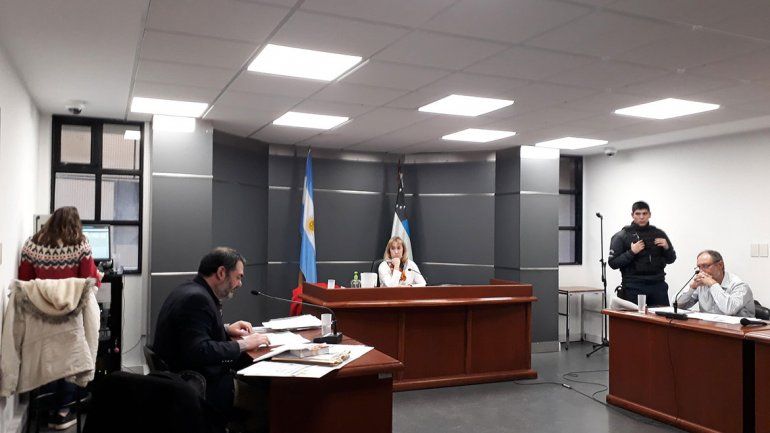 Dos neuquinos cayeron por robar una concesionaria