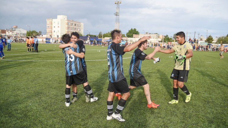 El León estuvo muy cerca de lograr el objetivo en la cancha y la reorganización del torneo le cumplió el sueño.