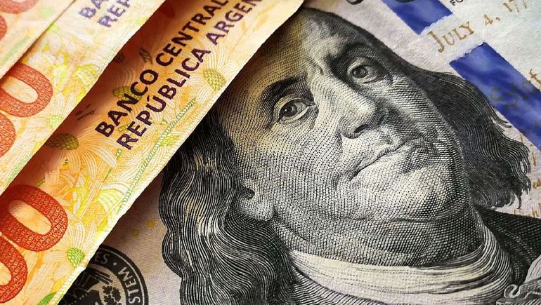 Continúan los cambios en el dólar blue y otros tipo de divisa.