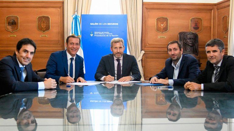 Provincia y Nación firman contrato para arrancar obras en el arroyo Durán