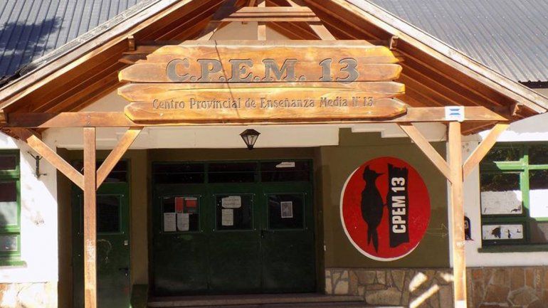 Polémica por el cobro de rematriculación en CPEM